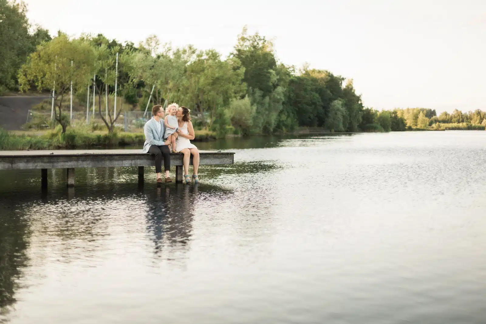 Photographe famille lifestyle au bord de l eau