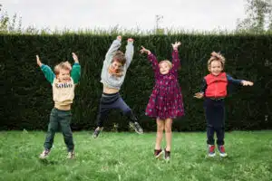 Photo de famille avec des enfants