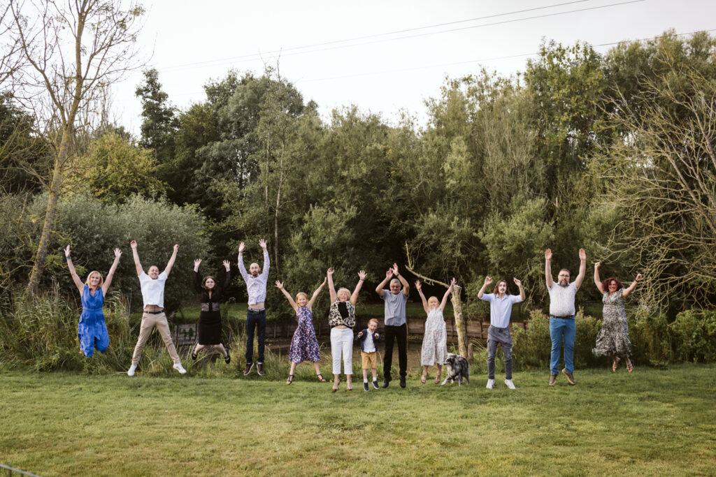 photo de famille fun en exterieur - photographe famille Arras