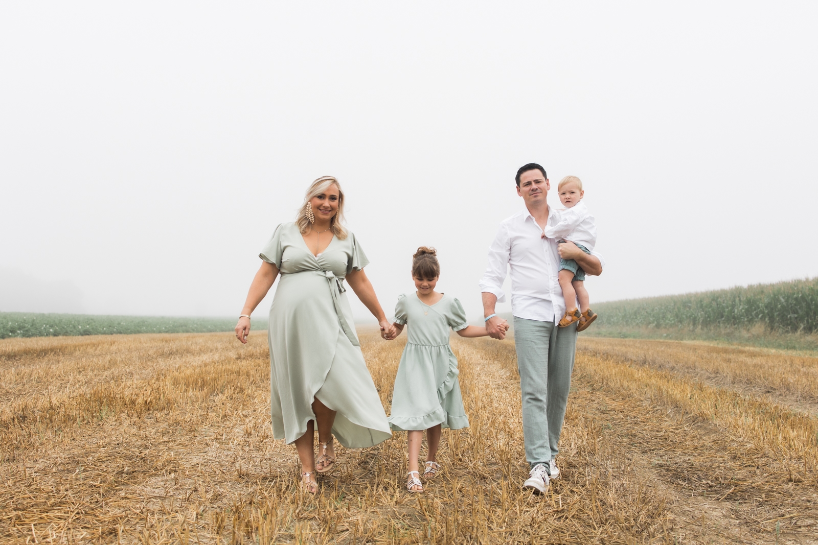Seance famille exterieur campagne - photographe grossesse Arras