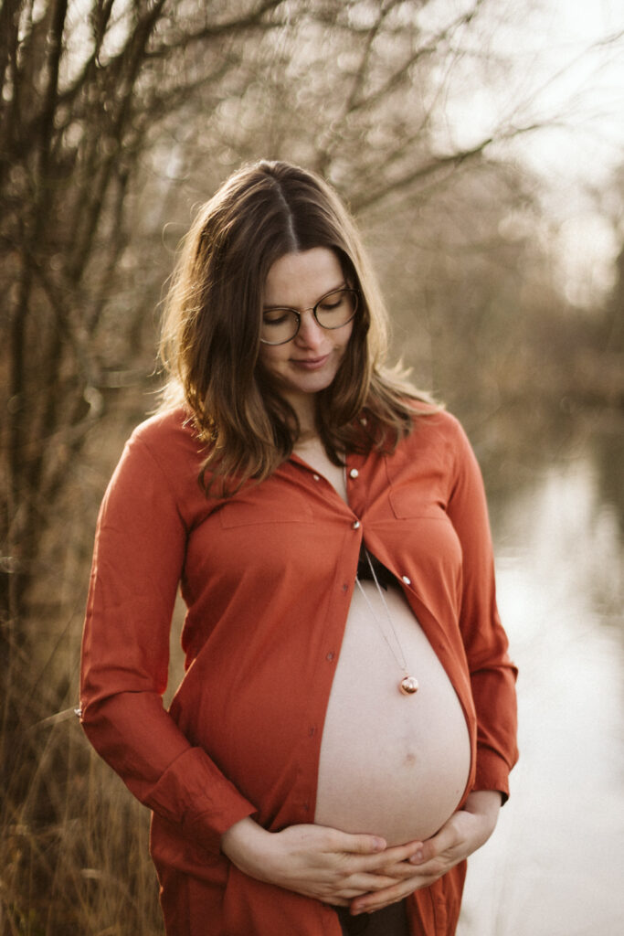 Portrait femme enceinte au terril de rieulay - photographe grossesse Arras